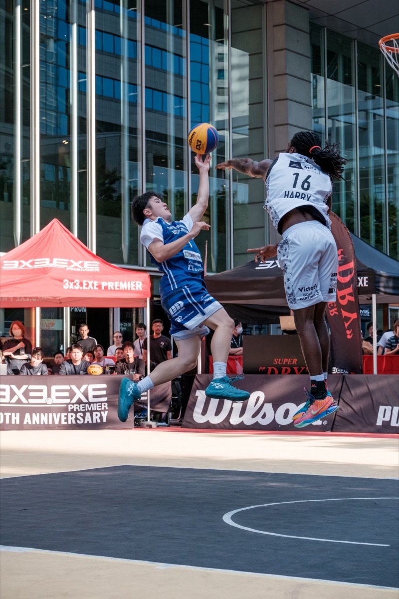 品川インターシティで開催された3x3バスケの試合シーン